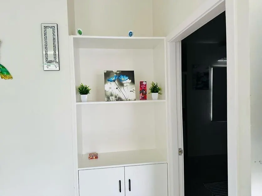 Discovery Seaview 2 Bedrooms,2 Bathrooms Discovery Bay